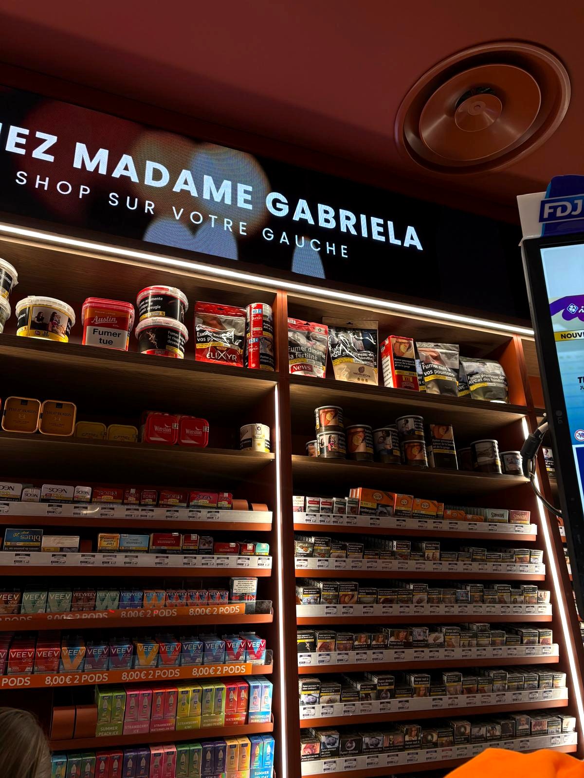 Le Café-Tabac — vue de l’établissement